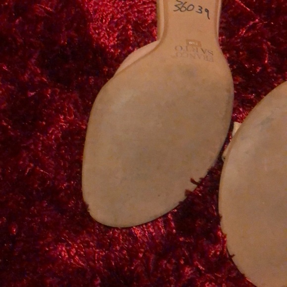 Shoes - Picture 3 of 4